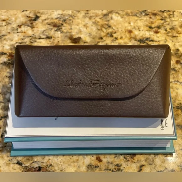 EUC Authentic Salvatore Ferragamo Women’s Sunglasses - Picture 4 of 5